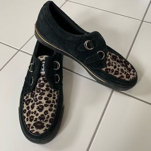 Leopard creeper style running shoe